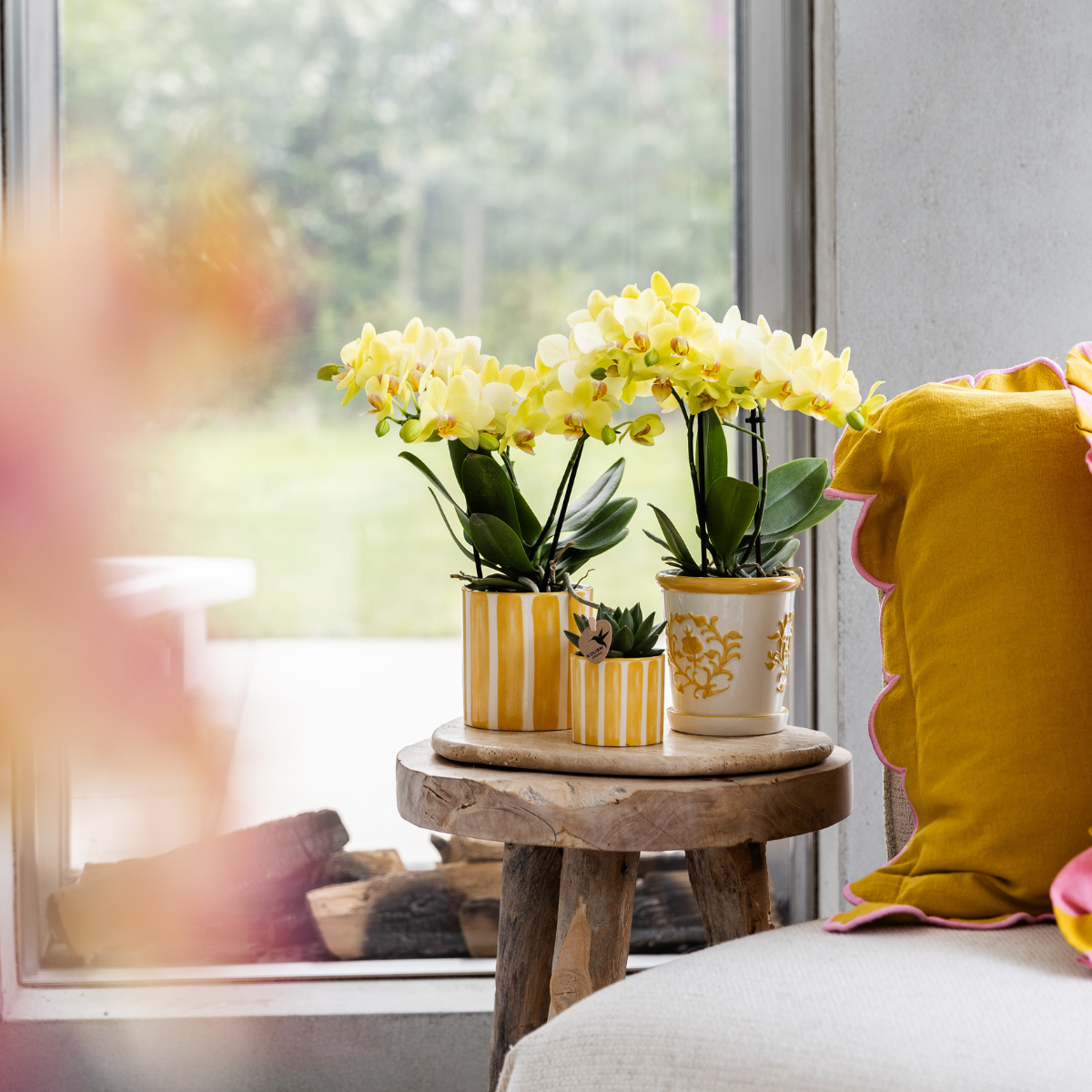 Gele Painted Stripe bloempot voor orchidee – keramische sierpot Ø9 cm