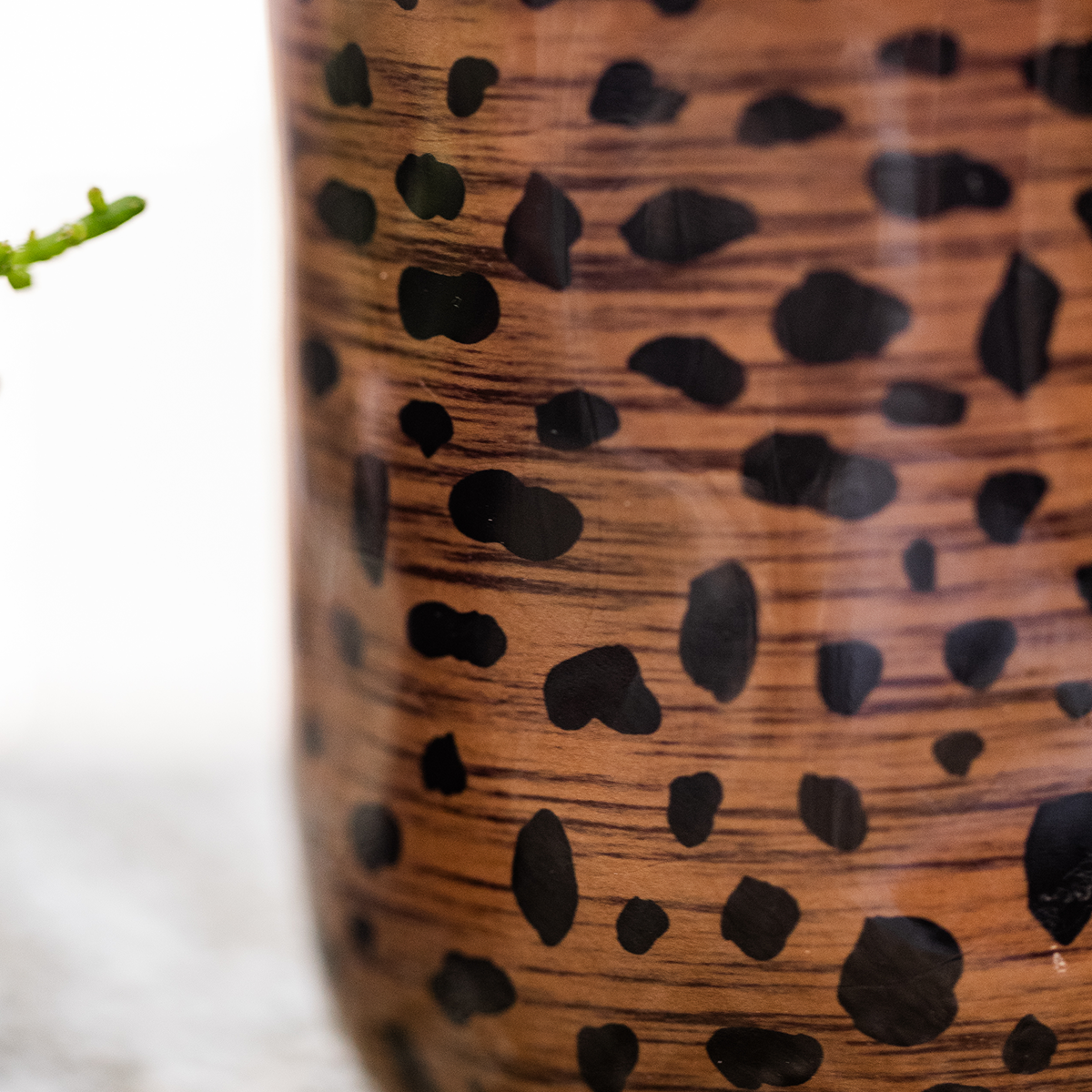 Bruine Leopard bloempot voor orchidee – keramische sierpot Ø9 cm